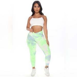 8. Honeycomb V Front Scrunch Butt Legging - Green/combo XL